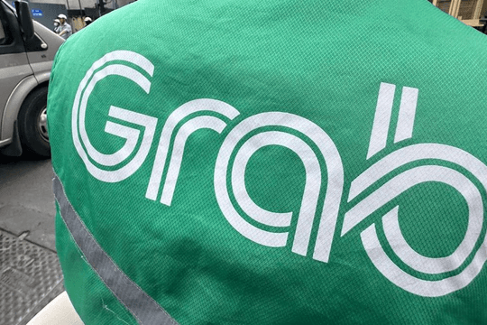 Ai đang sở hữu Grab?