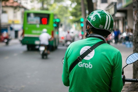 Grab phát thông báo mới tới tất cả tài xế Grab 2 bánh và GrabCar trên cả nước