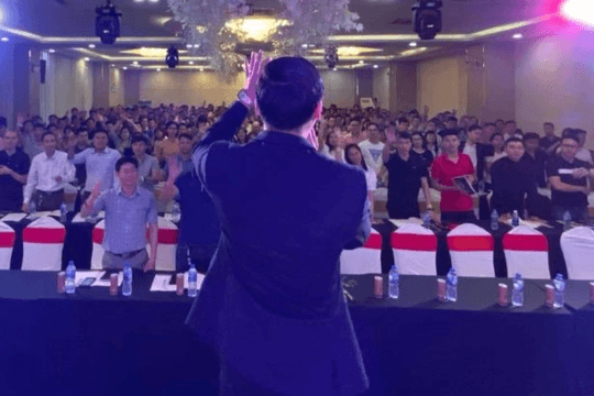 Công ty từng chuyên bán khóa học 'dạy làm giàu' chứng kiến doanh thu giảm 90%, đầu tư chứng khoán cũng đang thua lỗ