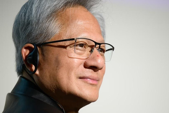 Jensen Huang: "AI hủy diệt nhân loại là điều vớ vẩn" - Lý do cả thế giới đều sợ còn ông thì không