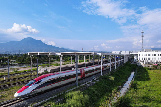Ai sẽ gánh khoản nợ được ví như "bom hẹn giờ" của dự án do Trung Quốc tài trợ tại một nước ASEAN?