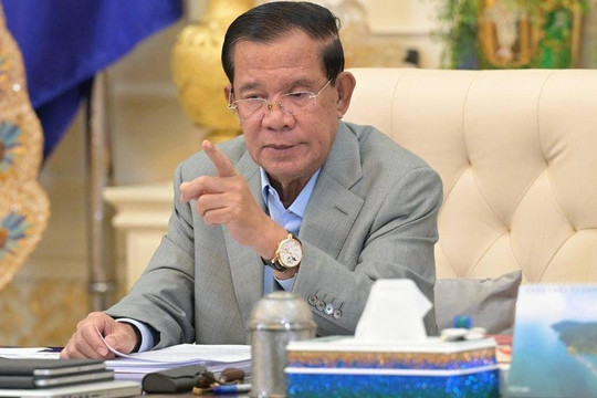 Ông Hun Sen than phiền vì liên tục bị người lạ nhắn tin xin tiền mua nhà, xe mỗi ngày