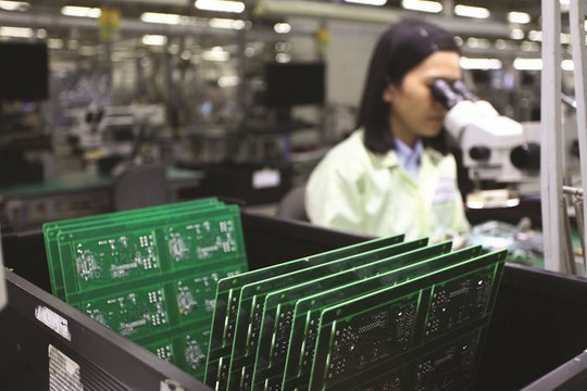 Thặng dư thương mại Việt - Mỹ vượt 100 tỷ USD, có nên "hy sinh" xuất khẩu truyền thống?