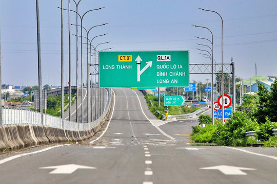Cao tốc Bến Lức - Long Thành thông xe toàn tuyến, đại đô thị gần 700 ha hưởng lợi từ trục kết nối Đông - Tây