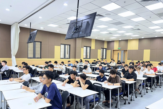 Tỷ phú Phạm Nhật Vượng đang tuyển 20.000 người “vừa học vừa nhận tiền”, có cơ hội được Vingroup mời làm việc với mức lương gần 50 triệu đồng