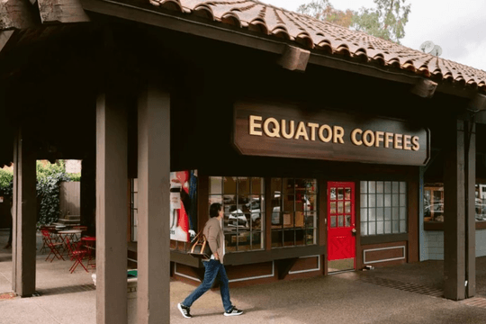 30 năm trước bị Starbucks 'cướp' hợp đồng trị giá 1,3 triệu USD, một chuỗi cà phê nhỏ hiện lật ngược tình thế,  liên tục mở rộng 