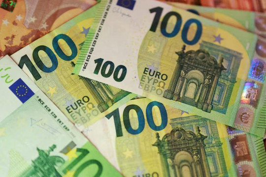 Nợ công của Pháp đang kéo đồng euro xuống giá, bóng ma khủng hoảng nợ châu Âu có trở lại?