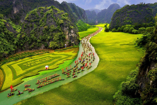 Tỉnh đầu tiên và duy nhất của Việt Nam sở hữu di sản kép được UNESCO ghi danh: 9 tháng đầu năm hút 20,9 triệu khách, doanh thu hơn 21.900 tỷ đồng
