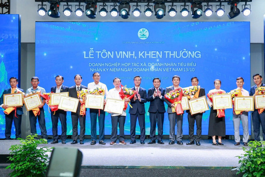 Vega City được Khánh Hòa ghi nhận những đóng góp trong kinh doanh và trách nhiệm cộng đồng