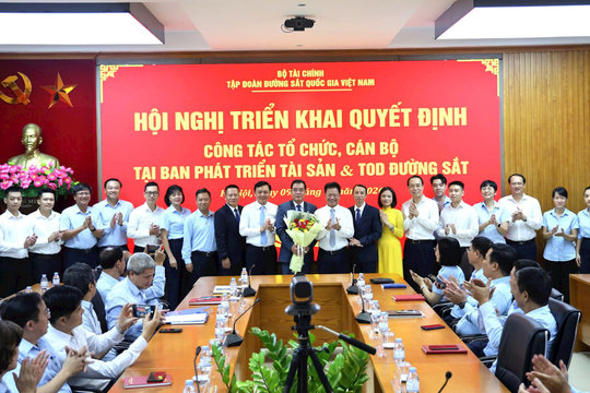 Đường sắt Việt Nam hướng tới khai thác nguồn lực từ tài sản và TOD