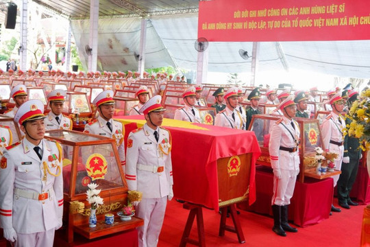 Triệu trái tim hướng về TP.HCM tiễn đưa 731 hài cốt liệt sĩ về nơi an nghỉ