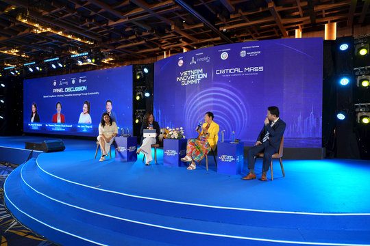 Dòng chảy Xanh tại Vietnam Innovation Summit 2026: “Sao người ta làm được mà người Việt mình thì không”?