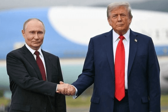 Châu Âu 'giật mình' trước loạt động thái của ông Trump với Nga: Ukraine sắp mất đồng minh quan trọng?