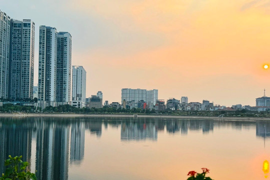 Có nên mua nhà lúc này hay chờ giá giảm tiếp?