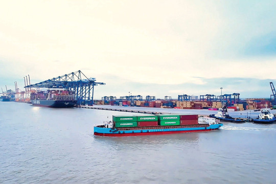 KỲ 1: Container đường thủy phía Bắc – Vì sao ﻿﻿lợi thế vận tải chưa chuyển thành lợi thế logistics?