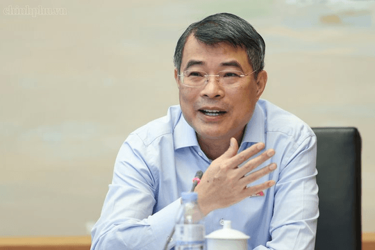 Thủ tướng yêu cầu cắt khâu trung gian, đưa giá thuốc và thiết bị y tế về mức hợp lý