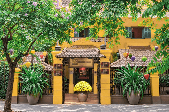 Cùng thương hiệu Trung Quốc, Malaysia, một nhà hàng Việt Nam vừa được gọi tên ở "top thế giới": Khởi đầu từ căn biệt thự Pháp cổ, mở từ 2005 đến nay vẫn đông khách