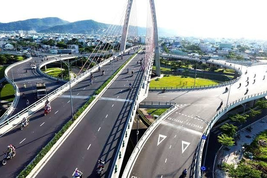Di dời gần 500 hộ dân, hơn 1.000 người cùng hàng trăm thiết bị được huy động, Việt Nam xây thành công cầu vượt 3 tầng đầu tiên trong 18 tháng 