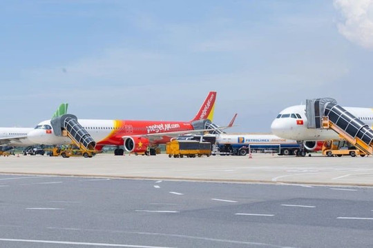 Trước thềm mở cửa trở lại vào tháng sau, sân bay tại tỉnh duy nhất Việt Nam giáp ba mặt biển đón tin vui