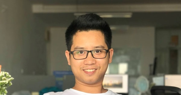 Người đứng sau chú 