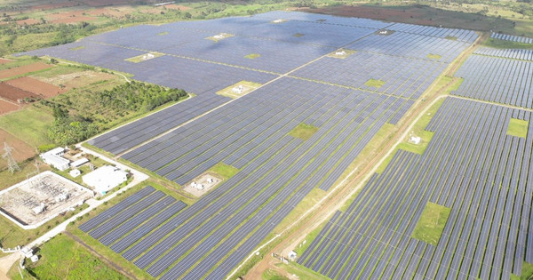 โครงการไฟฟ้าพลังงานแสงอาทิตย์ขนาด 100 เมกะวัตต์อีก 2 โครงการถูกซื้อโดย Singapore Electric Group โครงการพลังงานหมุนเวียนในเวียดนามหันไปหาต่างประเทศ