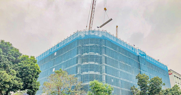 Read more about the article Hà Nội “khát” chung cư, lộ diện dự án căn hộ hàng hiệu giữa phố cổ đang khẩn trương hoàn thiện