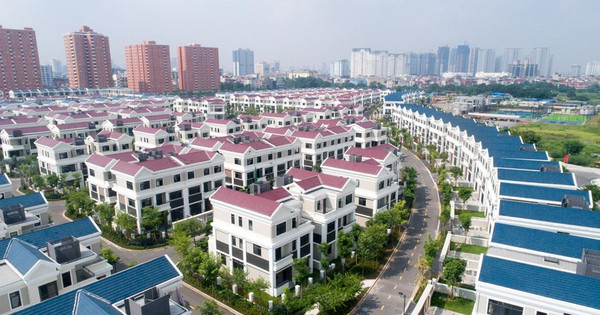 Read more about the article Chuyên gia lý giải sự chênh lệch giá bất động sản giữa  phía Đông và phía Tây Hà Nội