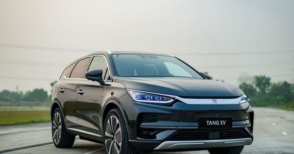 'Ông trùm' xe điện chuẩn bị ra mắt đối thủ Hyundai Santa Fe tại Việt Nam, tên gọi khiến MXH dậy sóng tranh cãi