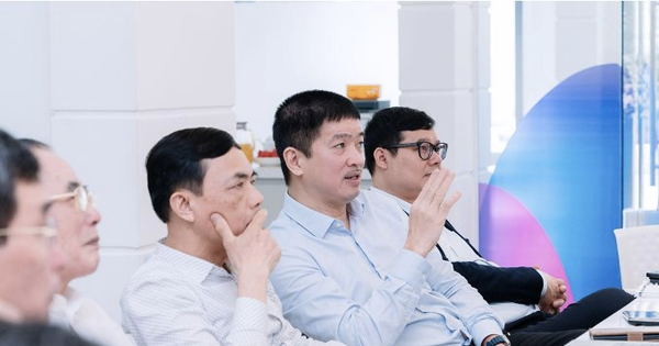 Giải bài toán nhân sự chất lượng cao cho doanh nghiệp bằng phổ cập Blockchain và AI