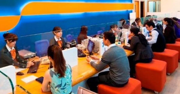 Loạt ngân hàng Việt Nam cắt giảm "kỷ lục" hơn 4.200 nhân viên, chuyện gì đã xảy ra?