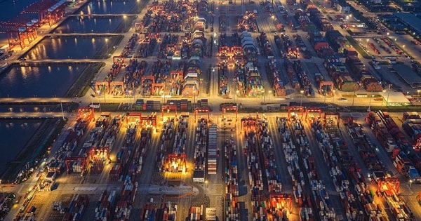 Trung Quốc cố thoát khỏi 'cơn nghiện sản xuất': Dư thừa nhà máy đạt mức báo động, cơn sốt hàng giá rẻ bắt đầu gây hệ lụy