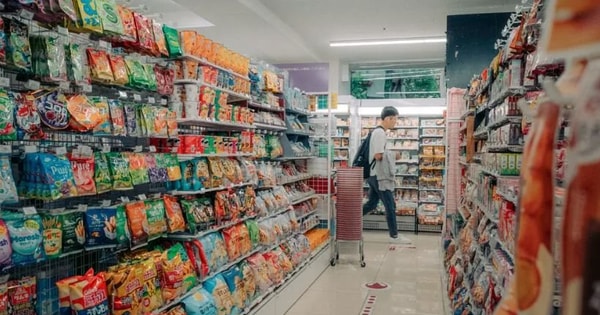 'Báu vật quốc gia' của Nhật Bản: Chuỗi 55.000 cửa hàng hoạt động 24/7 khắp cả nước, hàng triệu người dân tới mua sắm, thanh toán hóa đơn, gửi hàng