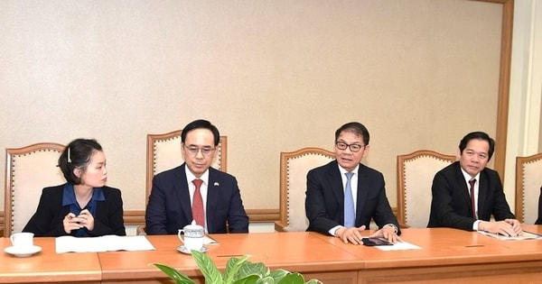 Huyndai Hàn Quốc muốn bắt tay THACO phát triển đường sắt cao tốc của Việt Nam