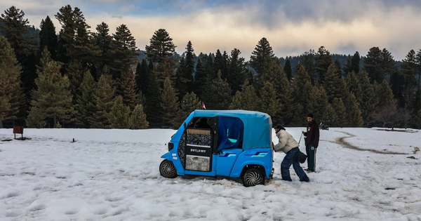"Bán vàng của vợ" để mua xe điện và cái kết buồn: Pin sụt 60% chỉ sau 1 đêm, điểm yếu lộ ra nơi lạnh giá