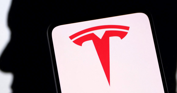 Kỹ sư 8 năm của Tesla từ chức, báo buộc Elon Musk thao túng dư luận