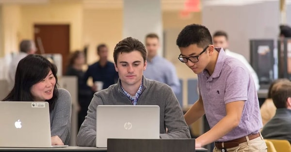 Nước Mỹ đau đầu vì quá nhiều sinh viên thất nghiệp: Giấc mơ đại học tan vỡ vì tấm bằng mất giá