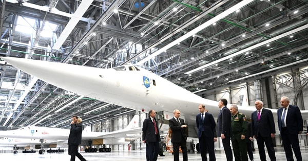 Uy lực khiếp sợ từ "vạn lưỡi dao" trừng phạt, Nga thoát hiểm giữa đường tơ kẽ tóc: Nhận về món quà vô giá