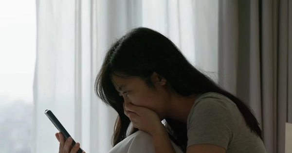 Người phụ nữ ở Hà Nội thực hiện 100 lần chuyển khoản 200 triệu đồng, lần thứ 101 bất ngờ quay xe báo công an