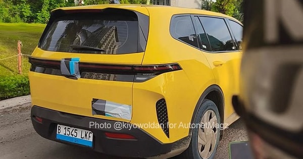 VinFast Limo Green bất ngờ xuất ngoại: Đến công xưởng xe lớn của khu vực, loạt xe 7 chỗ Nhật 'thở gấp'?