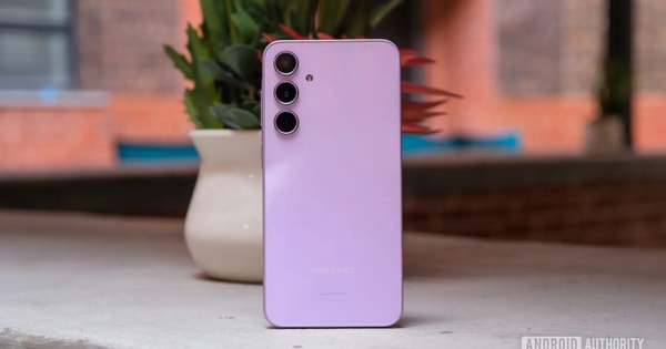 Điện thoại cao cấp Samsung thì không nói, nhưng điện thoại giá rẻ bị "xì xầm" là rất tệ: Sự thật ra sao?