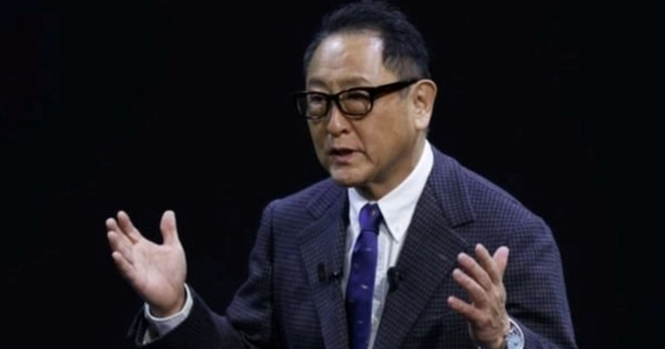 Loạt 'đại bàng' âm thầm quay về làm xe xăng để bù lỗ xe điện, thời của ô tô lai lên tiếng