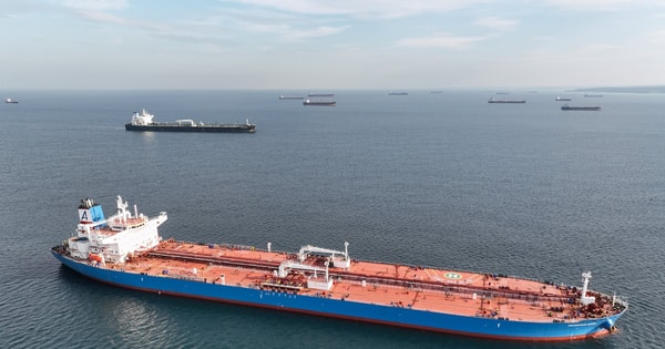 Nâng lên đặt xuống, một quốc gia châu Âu chốt cứng: Dầu Nga là chân ái