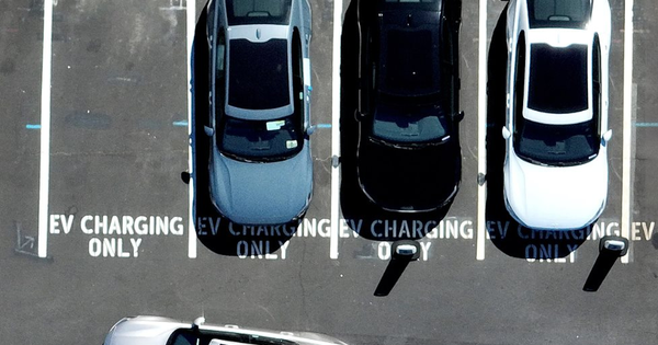 Duy nhất Tesla có lợi nhuận trên thị trường xe điện Mỹ, hàng loạt đối thủ báo lỗ