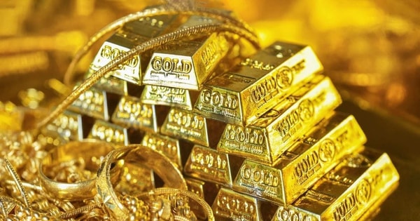 Giá vàng "chợ đen" chiều nay lên mức không tưởng, dân đầu tư "đau một vố" vì bán non