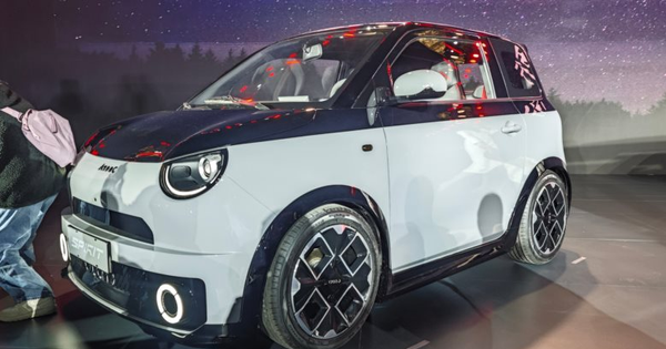 Wuling chính thức ra mắt mẫu xe điện 'anh em' của Mini EV: Giá khởi điểm chưa đến 150 triệu đồng, 1 lần sạc đi 220 km