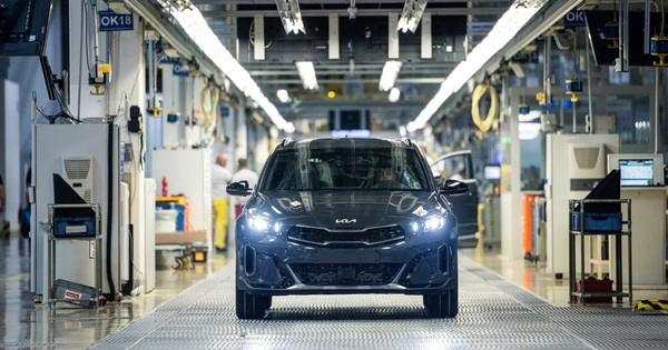 Sự lụi tàn của ‘Detroit của châu Âu’: Công sức gây dựng 30 năm nguy cơ đổ bể vì thuế, 85.000 việc làm có thể biến mất