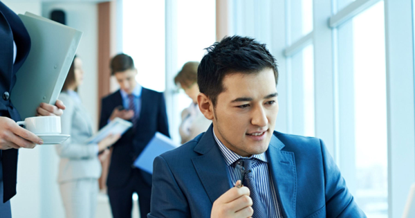 Tâm lý CEO: Nghệ thuật giữ bình tĩnh, ra quyết định và dẫn dắt trong áp lực