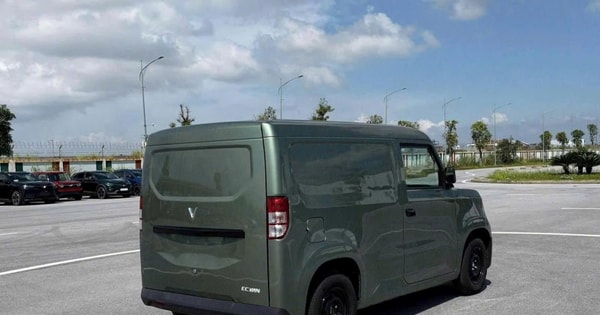 Xe VinFast sắp bàn giao lộ thêm ảnh thực tế, 1 thông số thay đổi; Honda ra mắt xe máy điện hoàn toàn mới