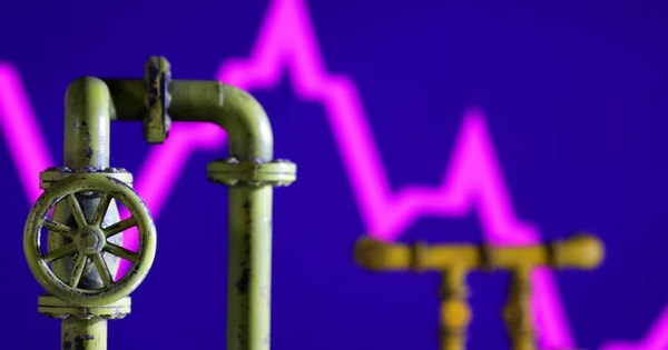 Thị trường ngày 30/10: Tâm lý đầu tư cải thiện, vàng và dầu chịu sức ép điều chỉnh ngắn hạn