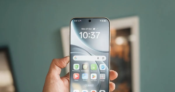 Oppo Find X9 Pro vừa ra mắt đã nhận cơn mưa lời khen là “tốt nhất 2025”, vượt cả iPhone, Samsung